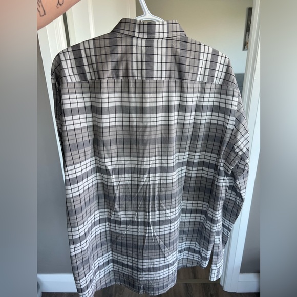 Men’s Hugo Boss button up shirt - Picture 2 of 3